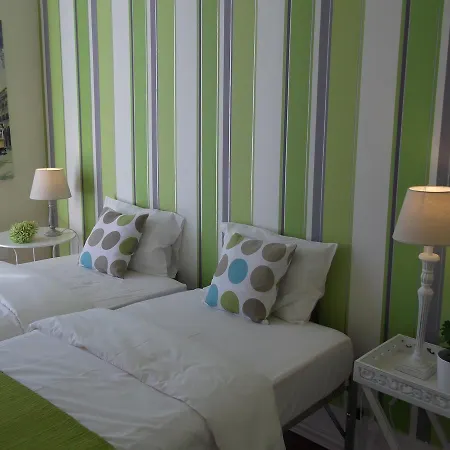 Апартаменти Angola Floor 6 Bedrooms Лісабон